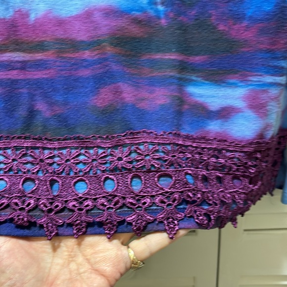 Ladies long sleeve, lightweight T-shirt .Size Large print on front & back. - Picture 4 of 4